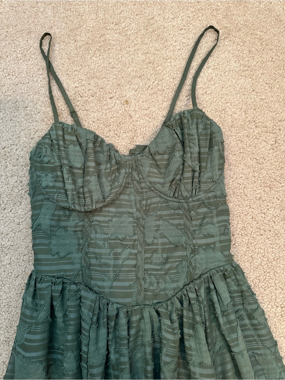 Jessica Simpson Olive Green Textured Maxi Dress with Spaghetti Straps - Picture 2 of 4